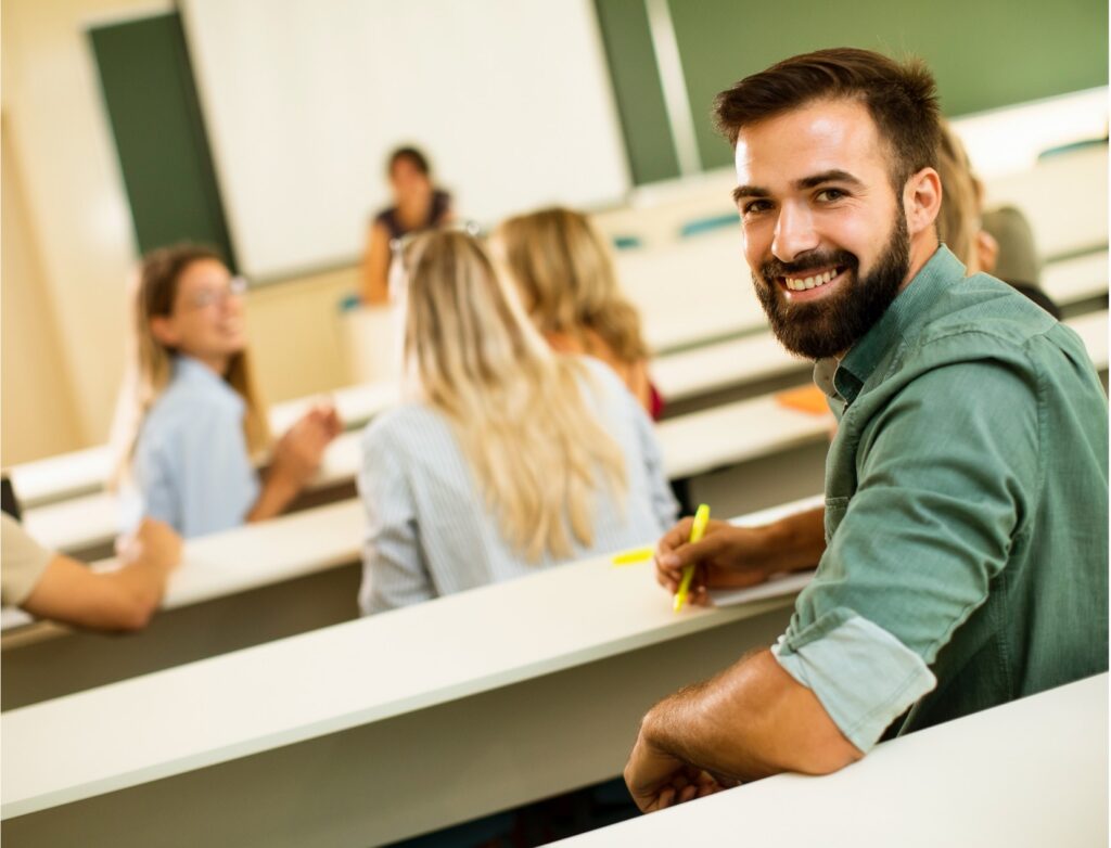 Estudiante en clase de la Universidad